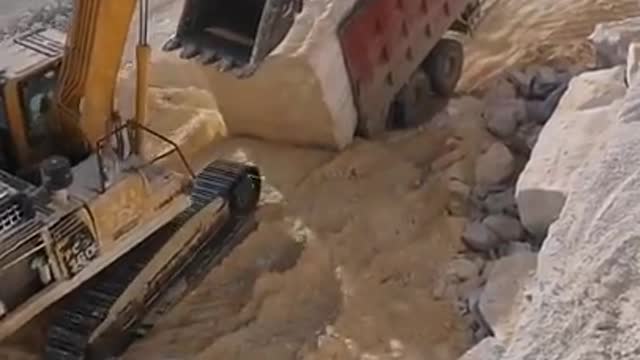 This Digging Machine - Construction Trucks - Popular Excavator video _ Machinery Trucks 2021