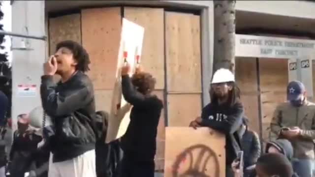 BLM & Antifa Riots 2020 - 2020-06-09-02-47-58-Seattle.mp4