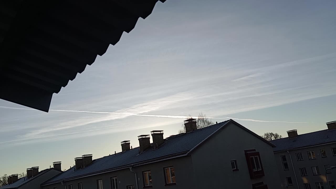 Chemtrails över Örebro 10 Dec. 2024