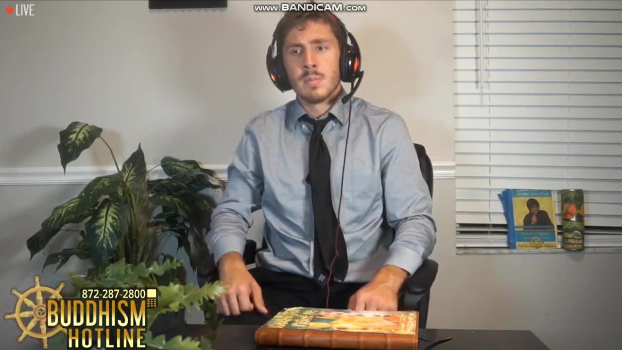 "Joe Biden" calls Jonathon Hills