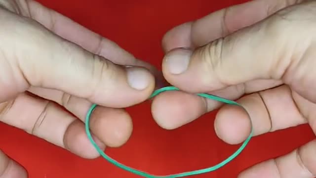 Beautiful Magic Trick Revealed With Rubber Band