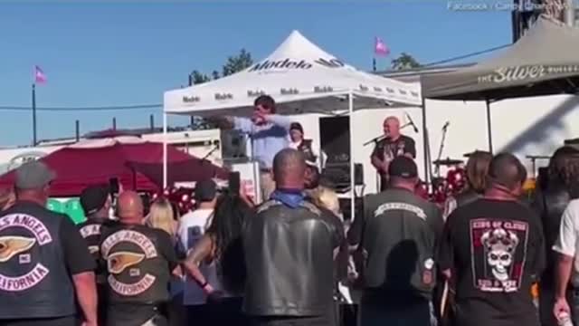 Tucker Carlson delivers tribute at funeral of Hells Angels biker gang founder in California