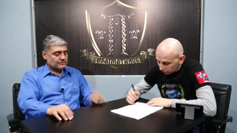 O spuštenom ramenu (Miroljub Petrović)