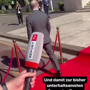 German Chancellor Olaf Scholz got confused on the red carpet.
