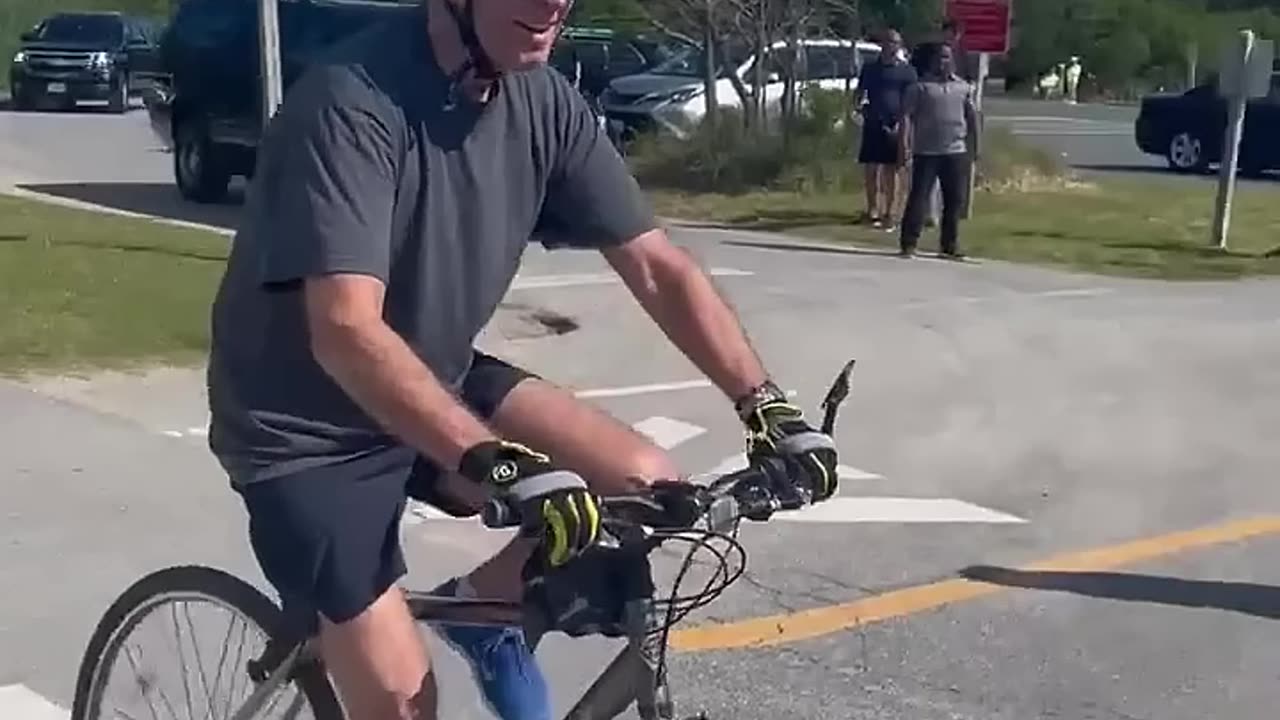 How Joe Biden Crashed his Bike #shorts.mp4