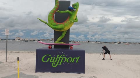 Day 1 Vid C Gulfport FL Getting thin on People