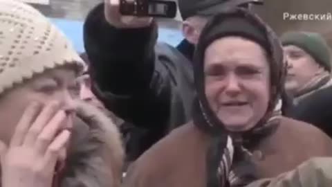 Russians brought the Ukrainian commander Azov to look into the eyes of the people he shot at.