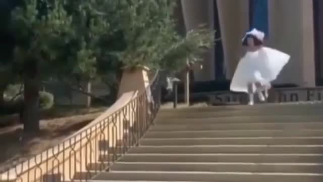 Bride Running From Groom / Funny