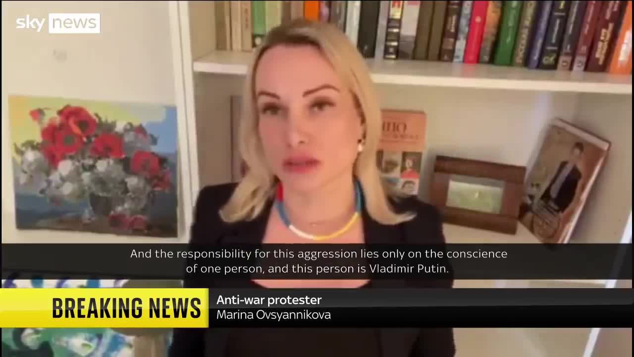 Ukraine War_ Fears for journalist jailed after a protest on Russian news