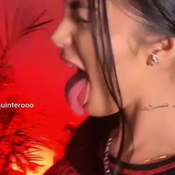 JUST ME AND MY LONG TONGUE 👅