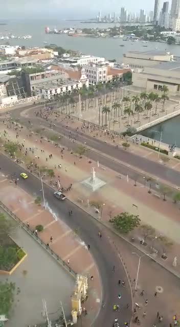 Policía dispersa manifestación en el Centro