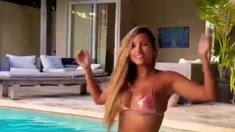 SHE'S AMAZING AND WET!