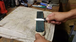 Stropping Demo Using Hutsuls Strop