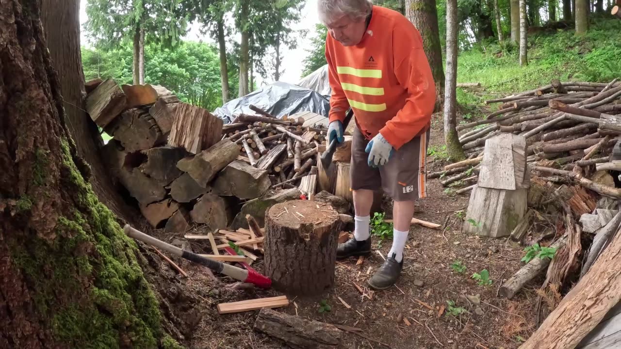 Kindling: Mallet & Froe Technique