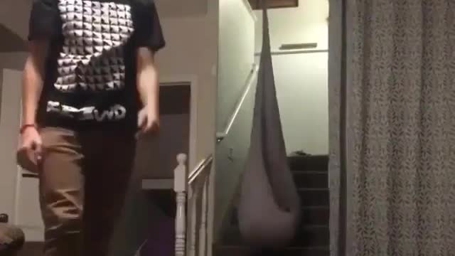 Artistic movements in the room