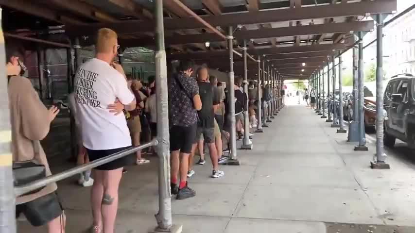 Gay people lining up for monkeypox vaccine (July 24, 2022)