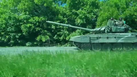 Ukraine War - Russian tankers say hello from the roads of Donbass