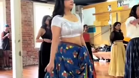 Cikni cameli ka danse