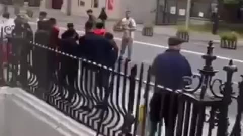 🇮🇪Parnell Street, Dublin⚠️ Roma Gypsies start trouble with Irish Lads on Parnell