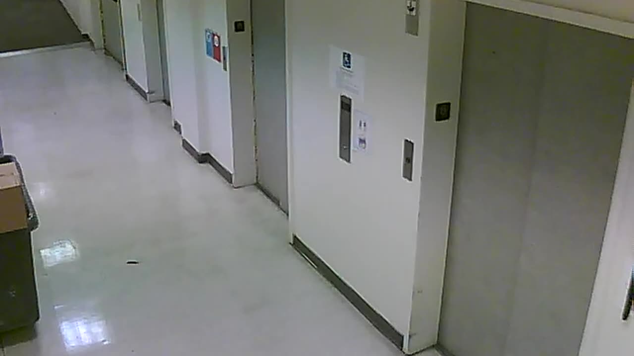 3904PSQB06FreightLobbyRear_2021-01-06_18h40min01s063ms.mp4