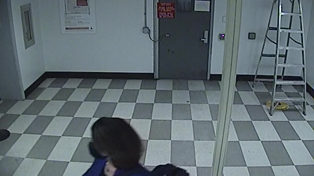 6069RHOBG3G303ALobbyEntrance_2021-01-06_10h00min01s947ms.mp4