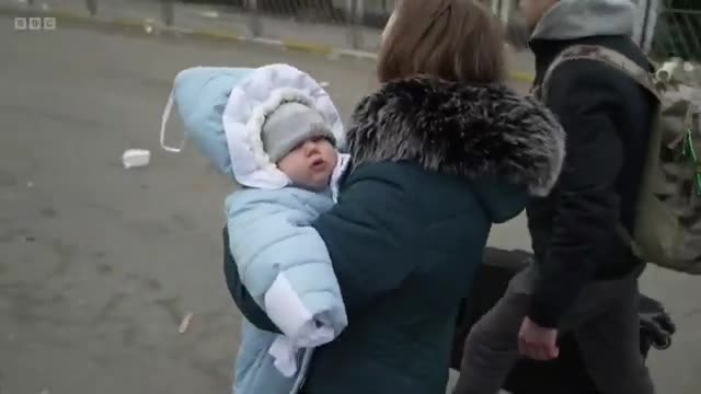 Children flee under fire as Russians advance on Kyiv