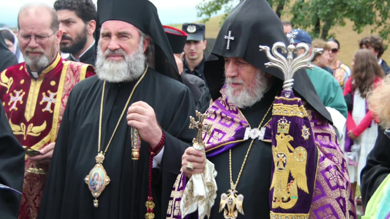 Ereticul Ecumenist Ioachim Bacauanul in RUGACIUNE IMPREUNA LA "SLUJBELE" MONOFIZITILOR , 12.08.2012