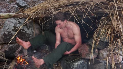 3 Days Frozen Island Survival (No Sleeping Bag) I Build a Winter Shelter!