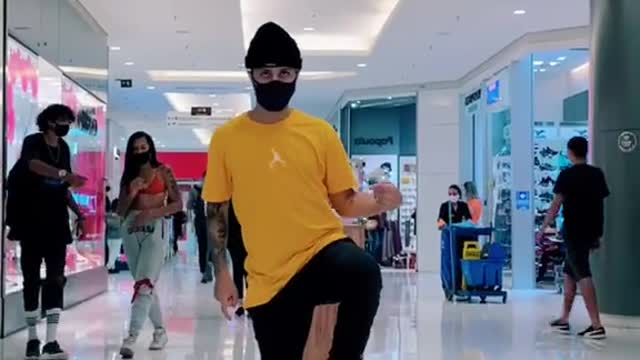 would have the courage to dance inside the mall part 1
