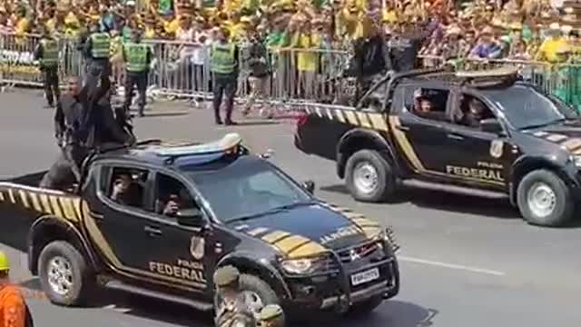 Eleições 2022 Desfile 7 Setembro - Brasília-DF - Brasil - PF - Prende o Lula ! (2022,9,7)