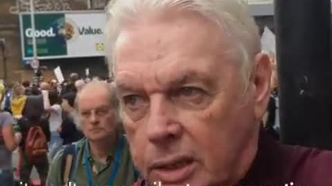 Vaccino, David Icke: E adesso tocca ai bambini