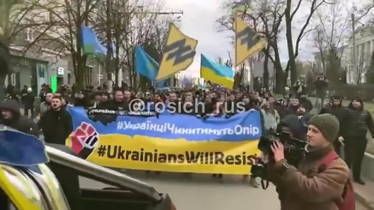 Ukraine: Azov and far right March chants "Knife the Russians" (Feb 16, 2022)