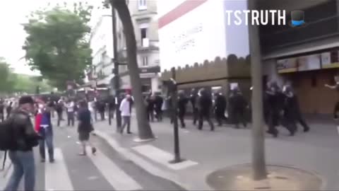 Police in France retreat as the people protest the Communist Vaccine Passports.