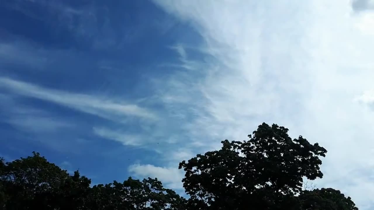 Himmel in Berlin am 2.9.2023 um 12 Uhr