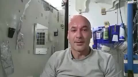 How astronauts wash their hair in space