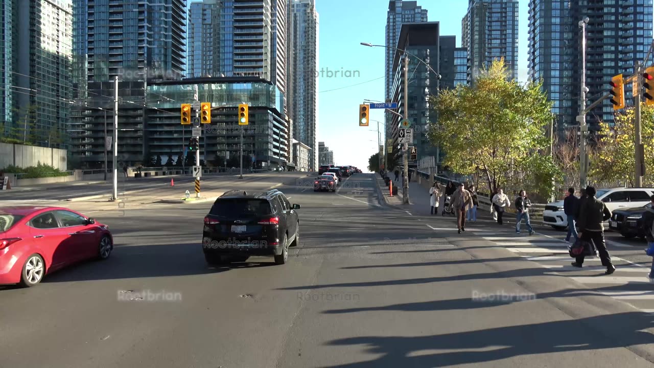 Traffic congestion on spadina - south of dundas street to front - NOT caused by bicycles or lanes