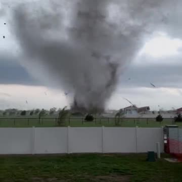 Man continues to film Andover Tornado right up until it swallows his yard