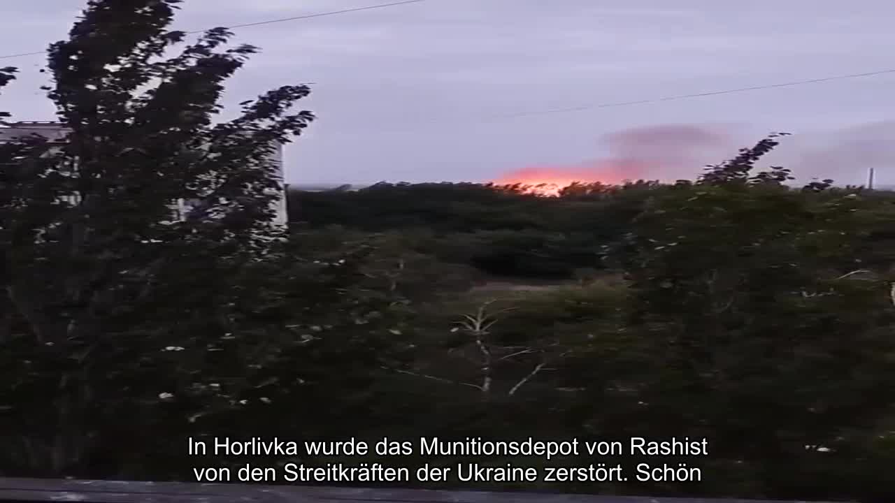 In Horlivka wurde das Munitionsdepot von Rashist von der ZSU zerstört. Schöne Morgenfarben Abonnie