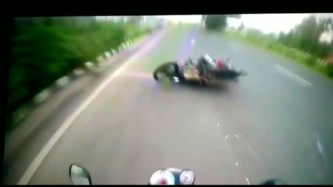 Motorcycle Accident due to puncture | Rider MUST WATCH