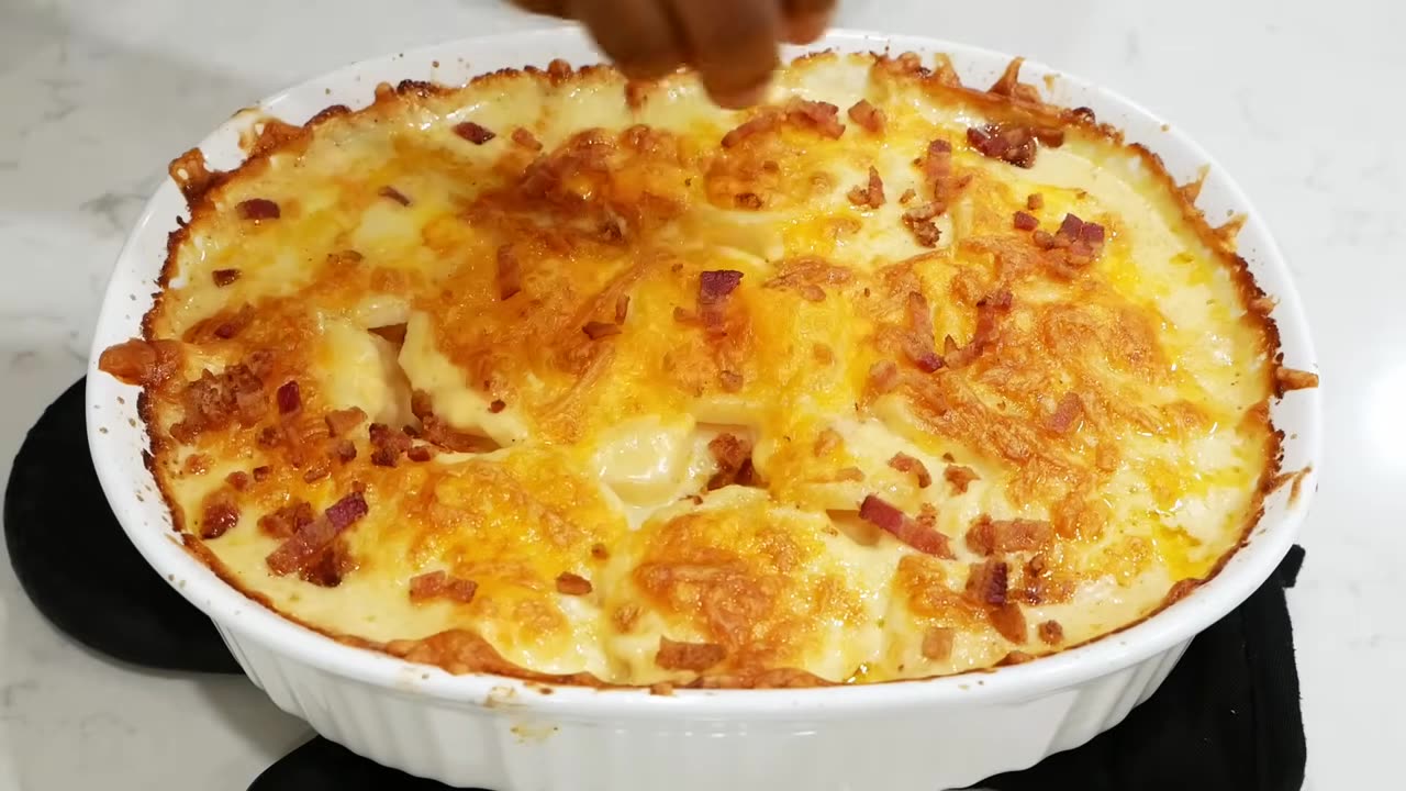 How to Make Loaded Scalloped Potato Casserole _ EASY Scalloped Potato Casserole Recipe