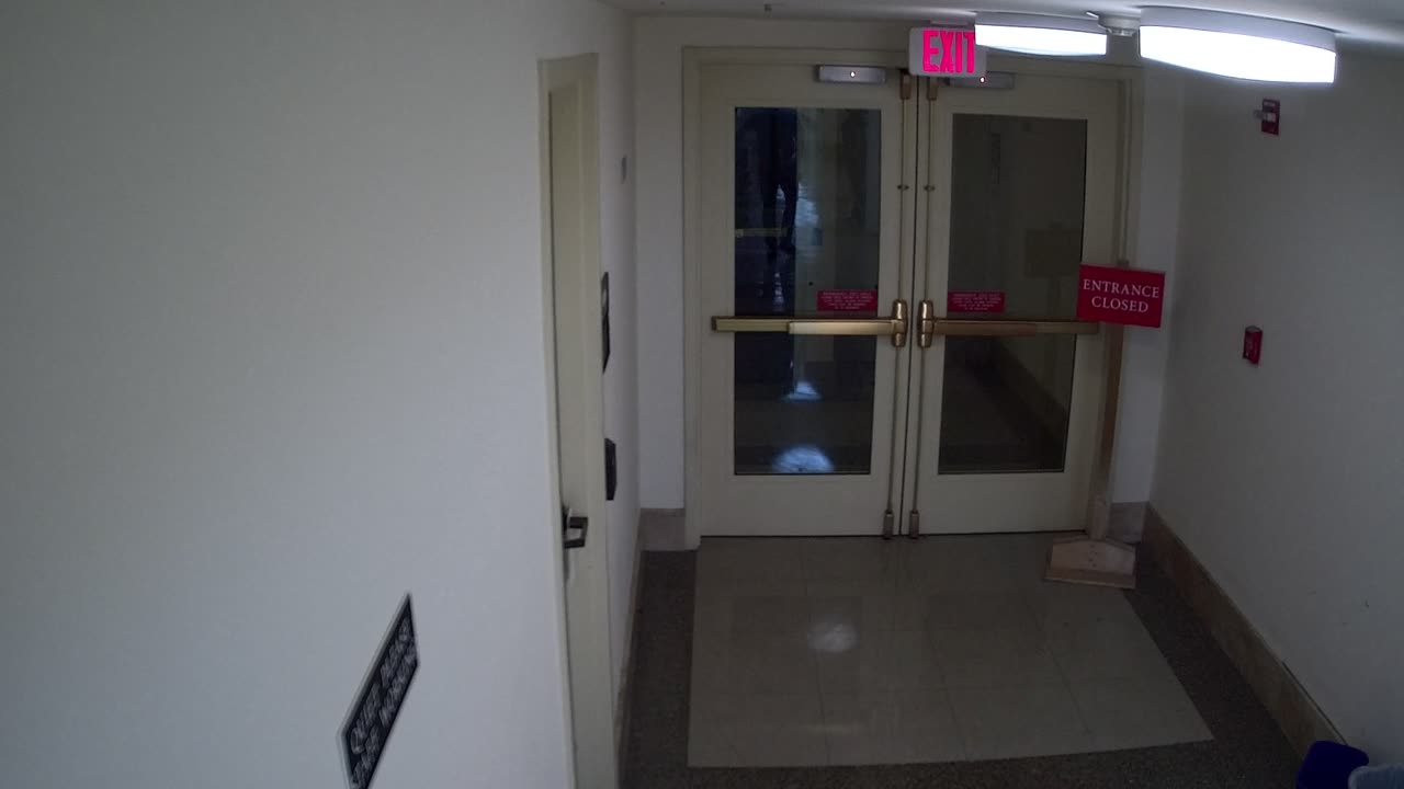 3255LHOBBASWDoorEExitnearB234_2021-01-06_05h52min04s637ms.mp4