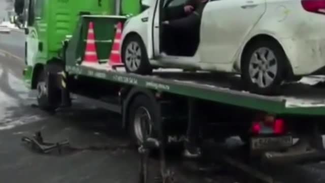 THE DRIVER REFUSED TO TOE HIS CAR - DASHCAM