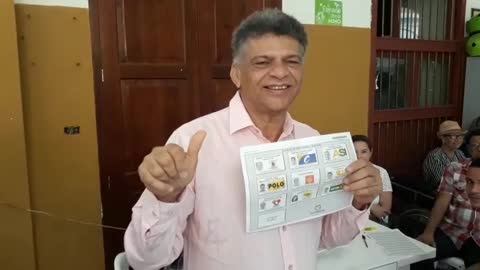 Candidato a la Alcaldía ejerce su voto