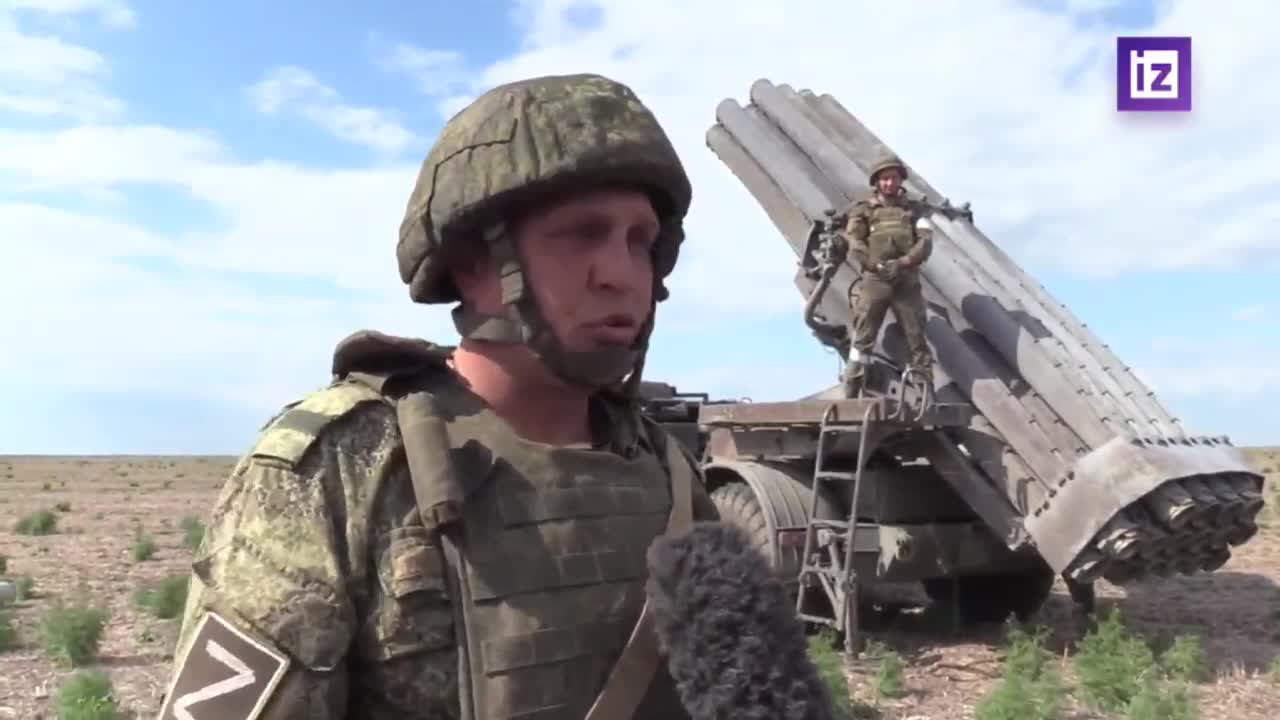 Ukraine War - The Orlan-10 unmanned aerial vehicle detects heavy equipment