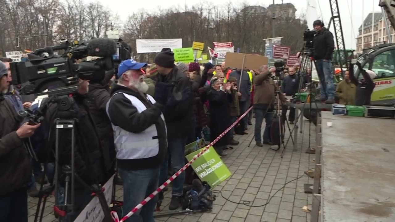 Berlin Sees Massive Tractor Protest as Thousands of Farmers Rally