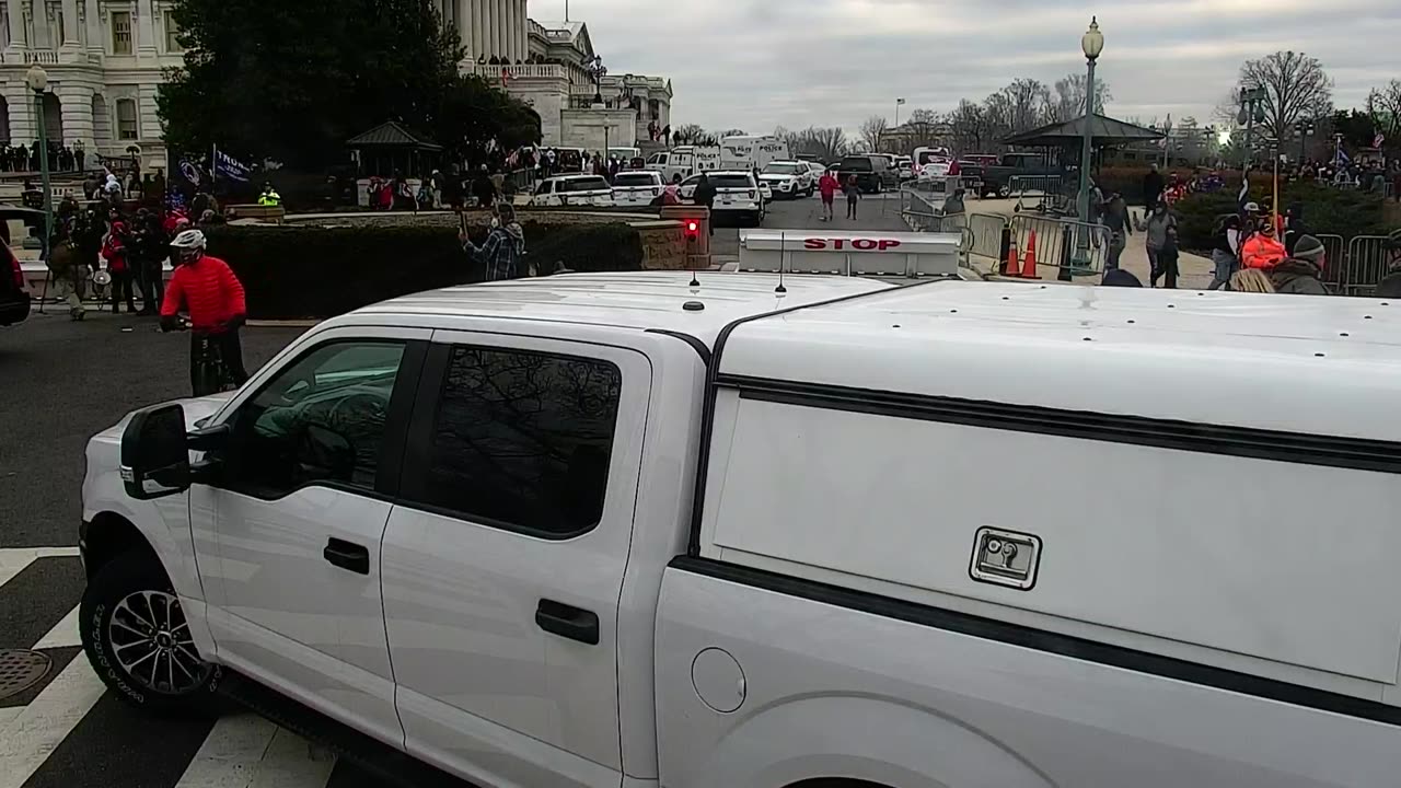 0687USCG00K25SouthBarricadePlaza_2021-01-06_15h56min23s947ms.mp4