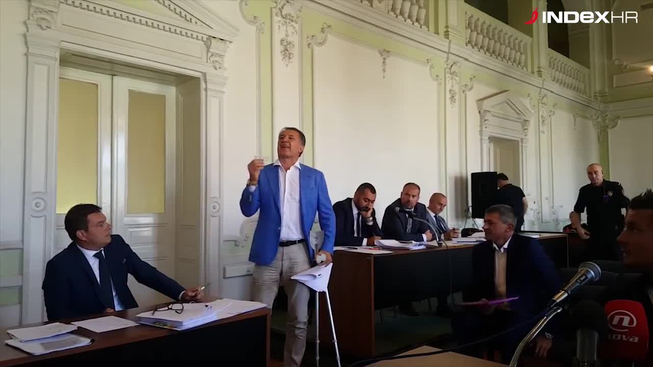 MAMIĆEV ISPAD Derao se na suca i izletio iz sudnice