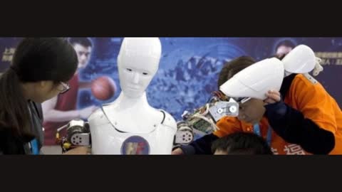Due robot iniziano a parlare fra loro in una lingua sconosciuta!
