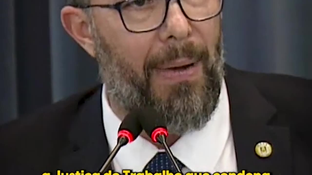 O Ex presidiário Lula é assim quer ser o paí dos pobres...mas é um bilionário...