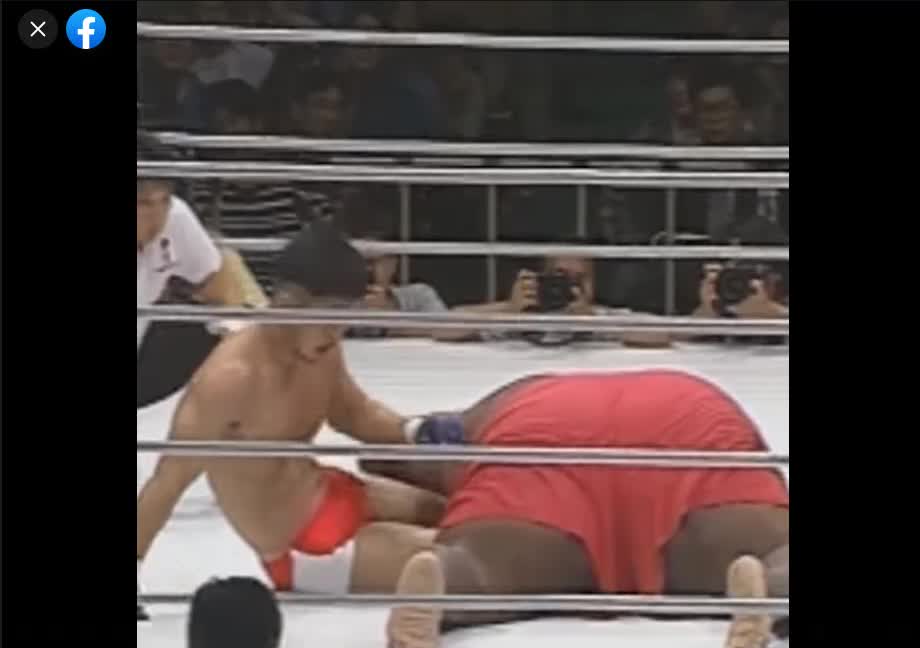 Fat Fighter Grabs Opponent's Leg and He Stuck Funny Scene